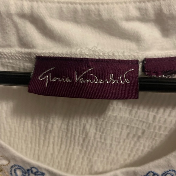 Gloria Vanderbilt sleeveless top - Picture 2 of 2